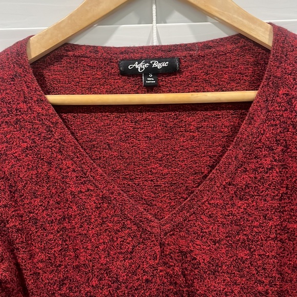 Active Basic V-Neck Sweater - Picture 2 of 4